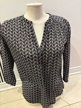 H&M Black and White Geometric Button-Front Henley Blouse